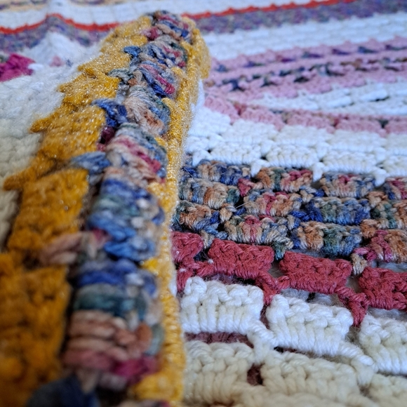 Granny knit handmade blanket colorful stripes - Picture 5 of 7